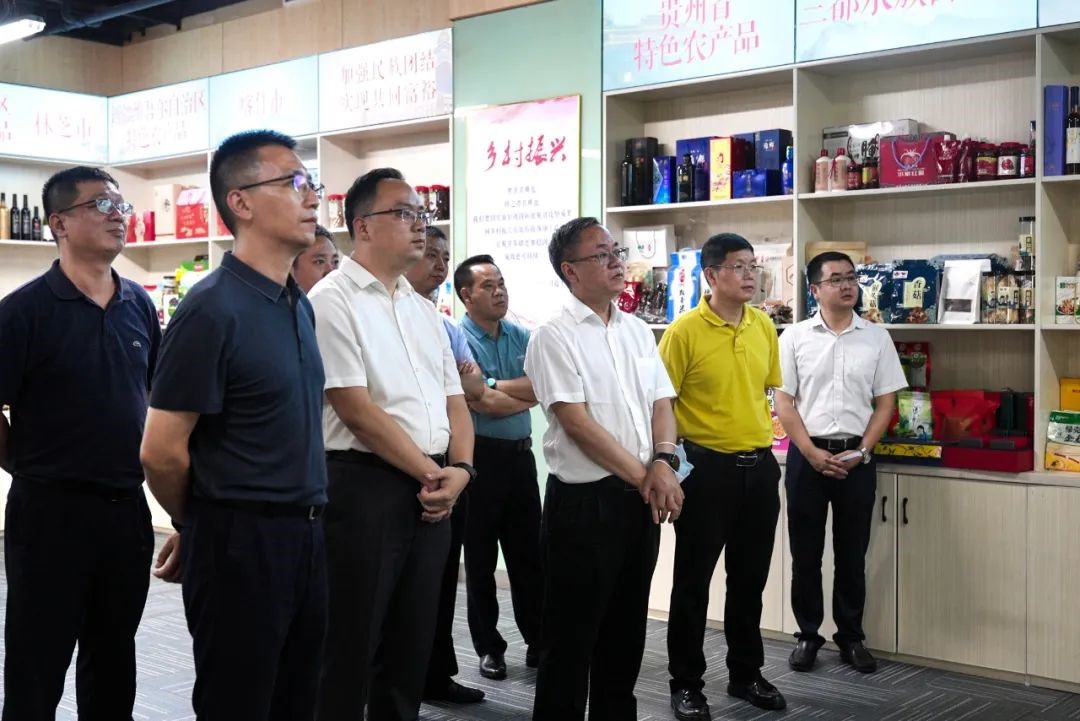 黄埔区何宇鸿副区长陪同4.jpg
