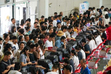 满“新”欢喜 | 现场直击岭南现代技师学院新生报到盛况